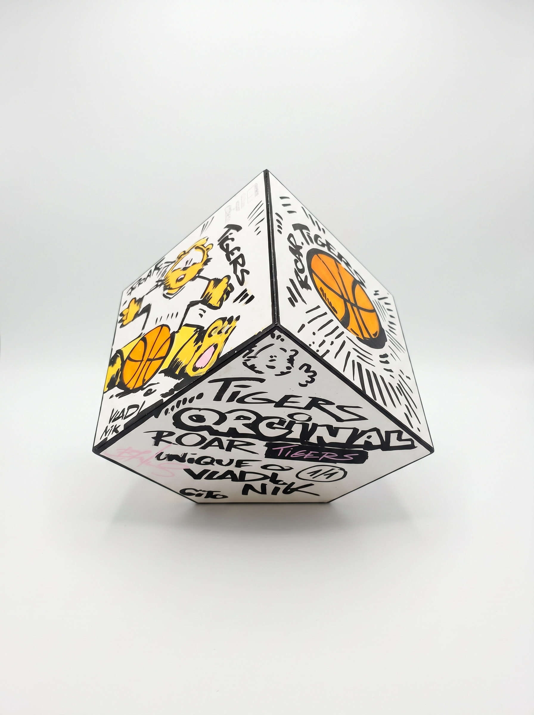1/1 Unique Art Cube | Cube #08 | Gito x Art Vladi