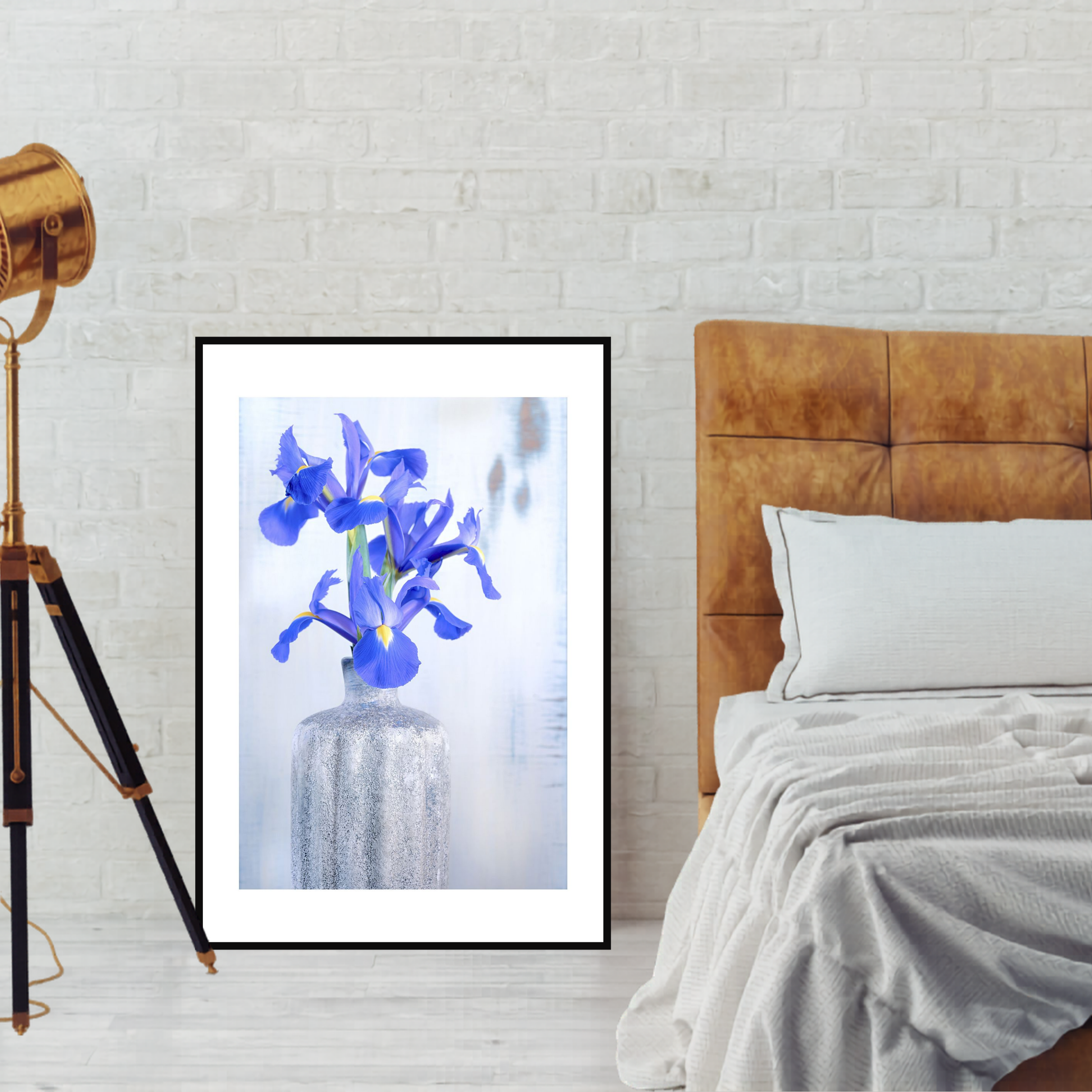 Iris – Fine Art Photography by Ivo Tizin - Gentel Flower Wall Art - Gito Art Limited Edition