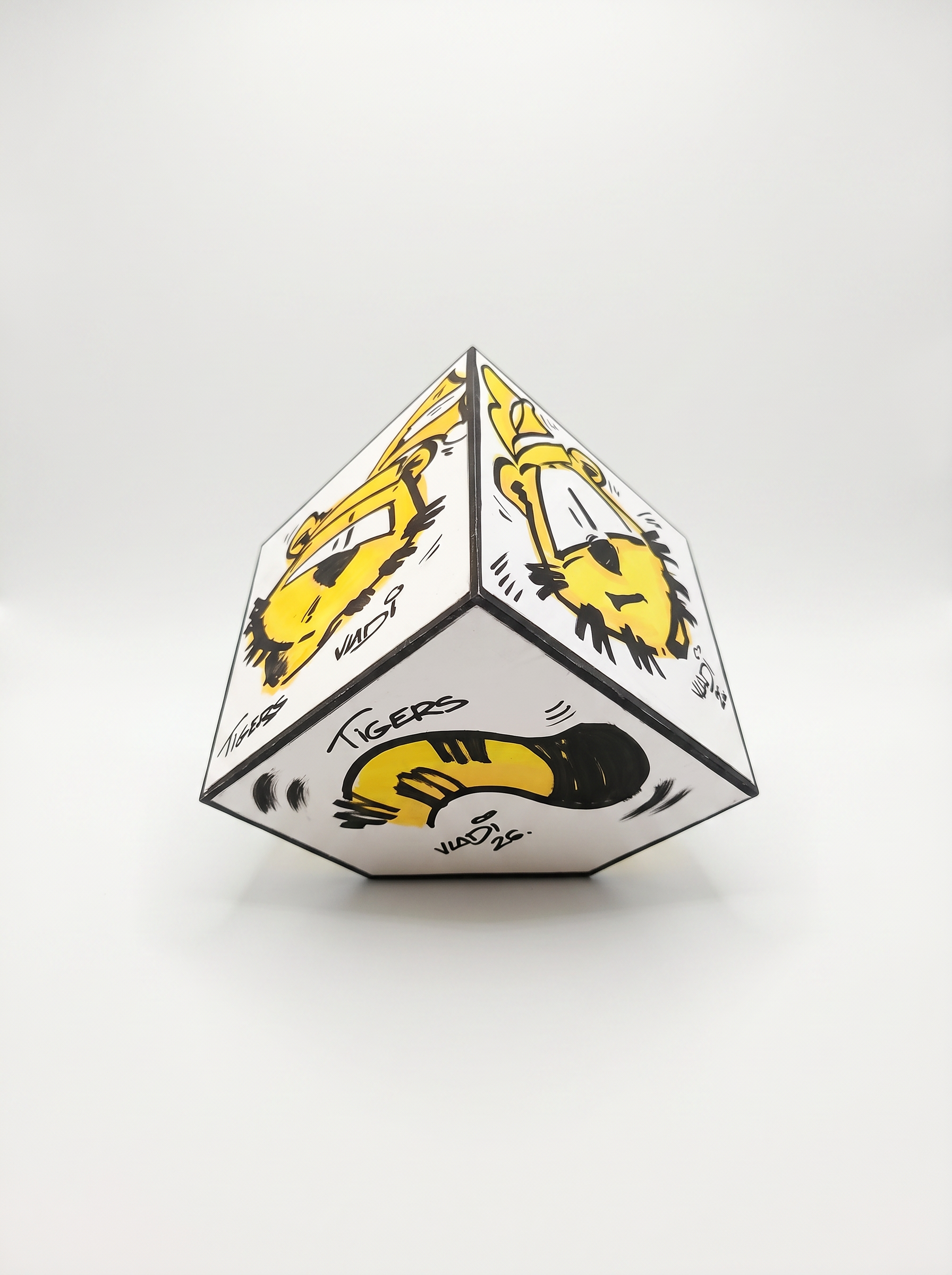 1/1 Unique Art Cube | Cube #09 | Gito x Art Vladi