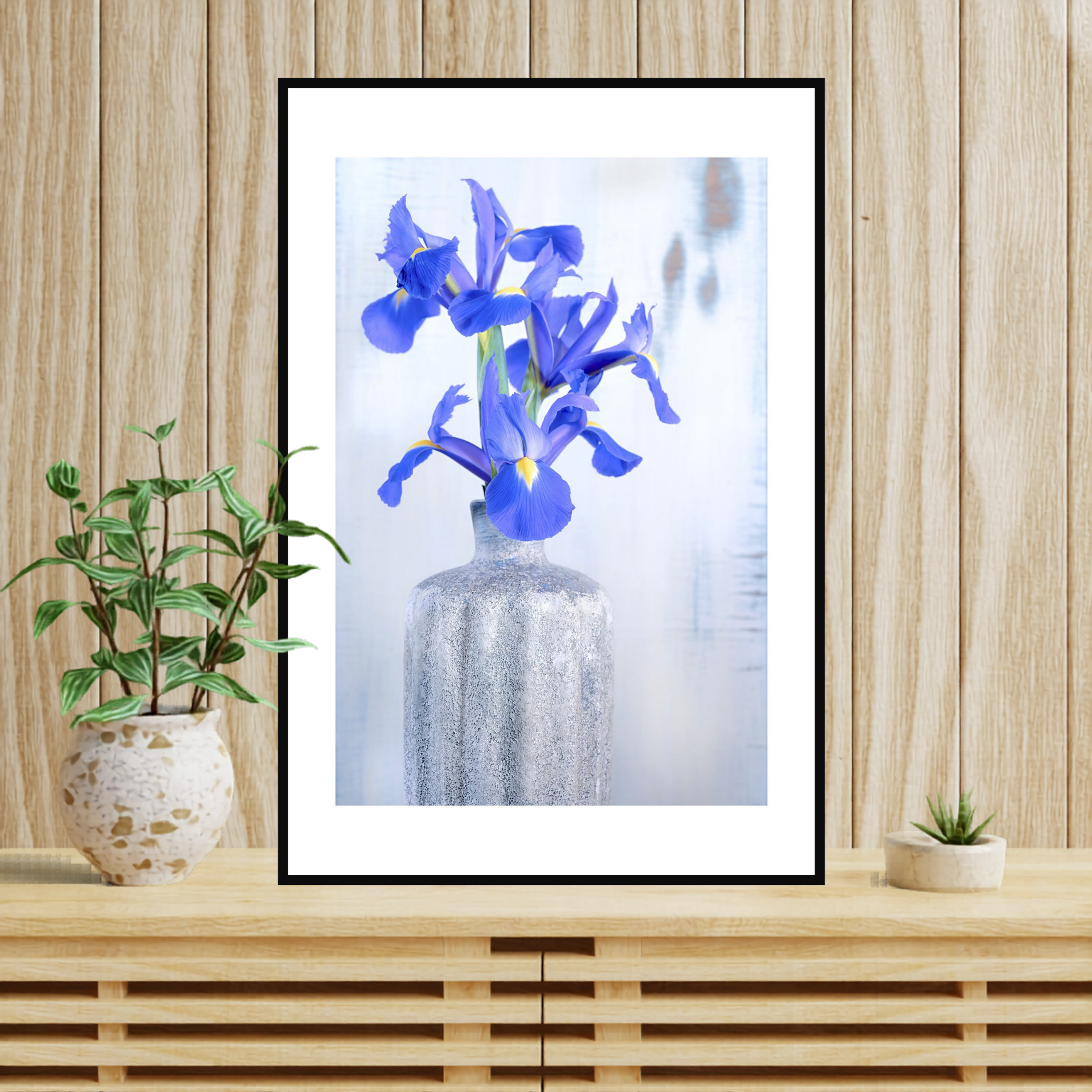 Iris – Fine Art Photography by Ivo Tizin - Gentel Flower Wall Art - Gito Art Limited Edition